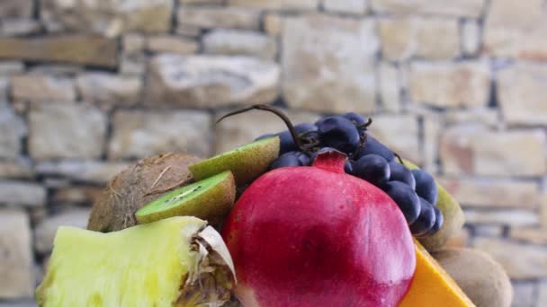 Langzaam Roterende Groep Van Verschillende Soorten Vers Rijp Fruit — Stockvideo