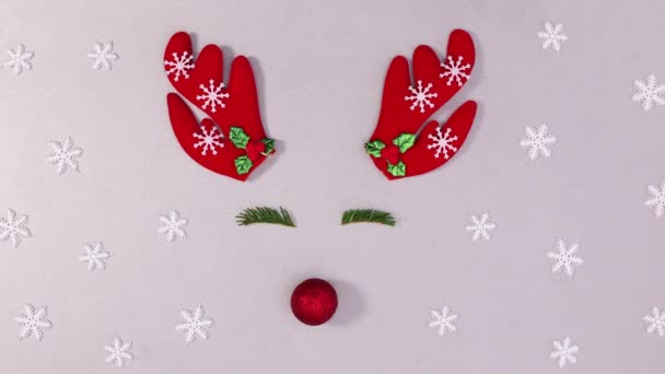 Weihnachten Rentiere Aus Weihnachtsschmuck Mit Wimpern Blinzeln Stop Motion — Stockvideo