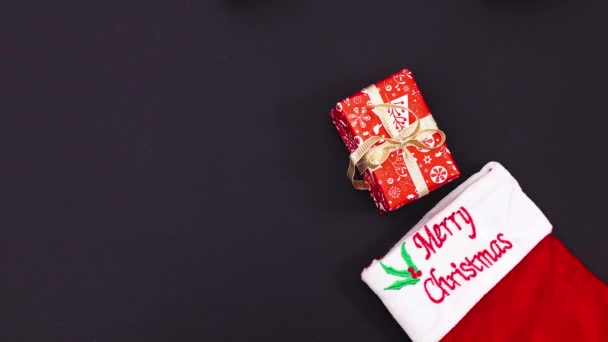 Adornos Gifs Navidad Aparecen Calcetines Navidad Sobre Tema Negro Detener — Vídeo de stock