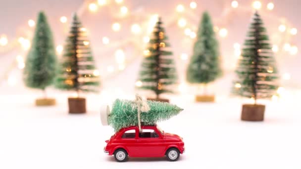 Auto Epoca Rossa Guida Albero Natale Sul Tetto Buon Natale — Video Stock