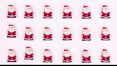 Noel Baba, beyaz temalı rastgele bir hamle yaptı. Hareketi durdur