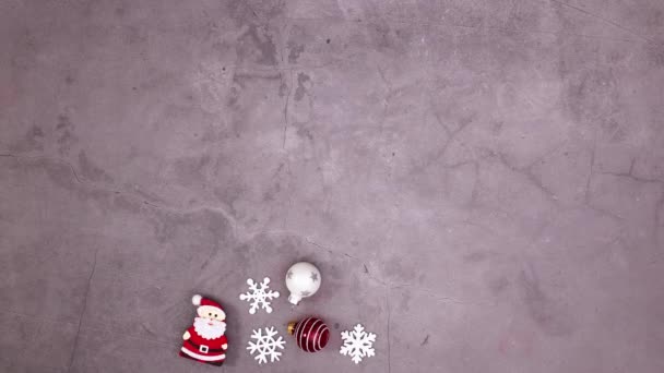 蜡烛和圣诞装饰品出现在左边 停止运动 — 图库视频影像