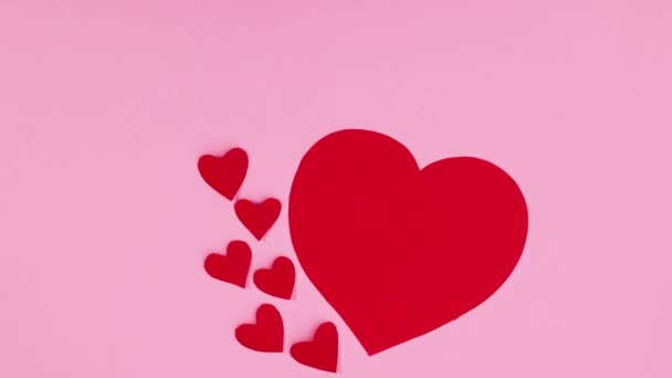 Большое Красное Сердце Маленькие Сердечки Появляются Розовую Тему День Святого — стоковое видео