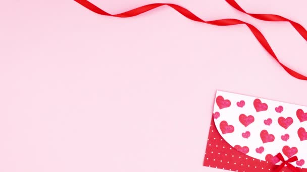 Happy Valentine Day Text Gift Pink Theme Ribbons Envelope Стоп — стоковое видео