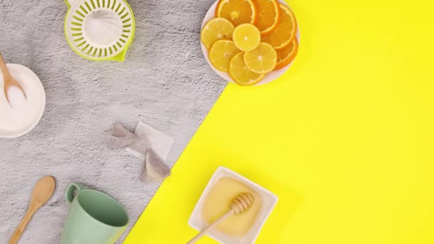 黄色をテーマに茶道具を作る 動くな — ストック動画