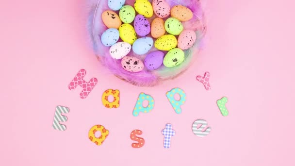 Happy Easter Tekst Eieren Mand Bewegen Plakken Roze Thema Stop — Stockvideo