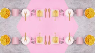 Çay takımları ve malzemeler masanın üzerinde hareket ediyor. Hareketi durdur