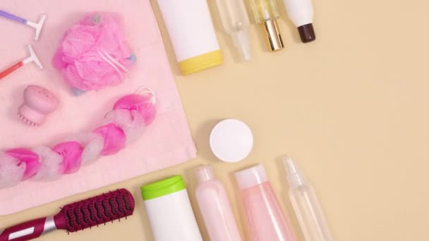 Los Productos Spa Para Cuidado Piel Belleza Mueven Sobre Fondo — Vídeos de Stock