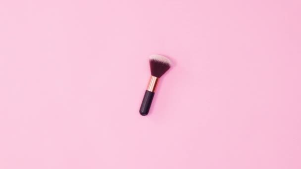 Make Brush Rotating Pastel Pink Background Stop Motion — Stock Video