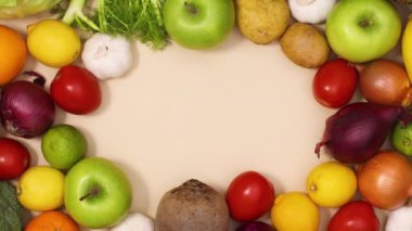 Fotokopi alanı olan sağlıklı meyve ve sebzeler. Hareketi durdur 