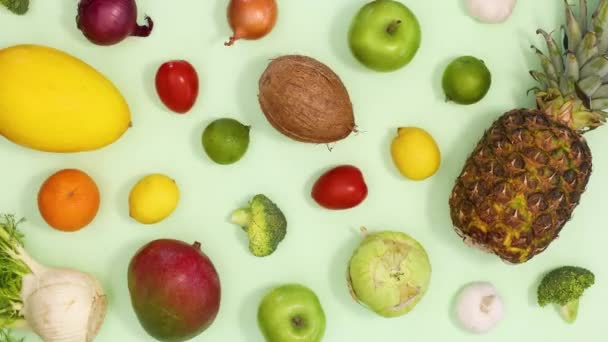 Modello Fresco Sano Fatto Frutta Verdura Movimento Sfondo Verde Chiaro — Video Stock