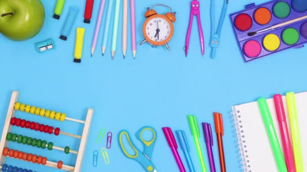 Tijd Voor Schoolstop Beweging School Tools Verschijnen Blauw Thema Met — Stockvideo