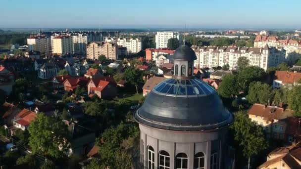 Vista Aérea Cidade Zelenogradsk Nascer Sol Torre Água Vista Drone — Vídeo de Stock