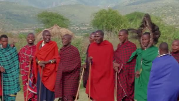 Afrikanska Maasai Stammen Utför Rituell Dans — Stockvideo