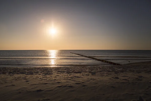 海やビーチの夕暮れ — ストック写真