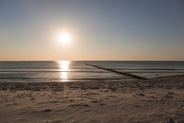 海やビーチの夕暮れ — ストック写真