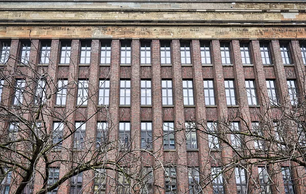 Кадр из фильма HDR о старом фасаде в Берлине — стоковое фото