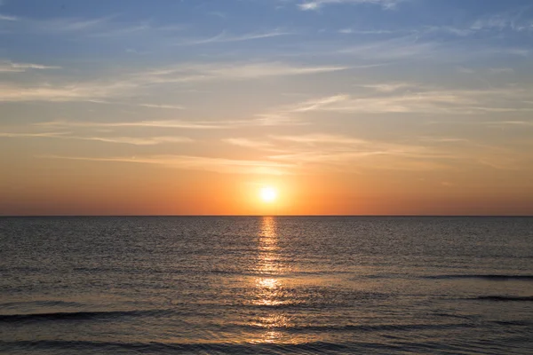 okyanus manzara arka planları için gün batımı ile