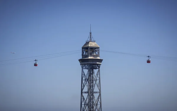 Torre jaume barcelona, kabelspoorweg met twee kabelbaan auto's en lucht — Stockfoto