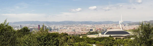 Panorama von barcelona mit olympiastadion — Stockfoto