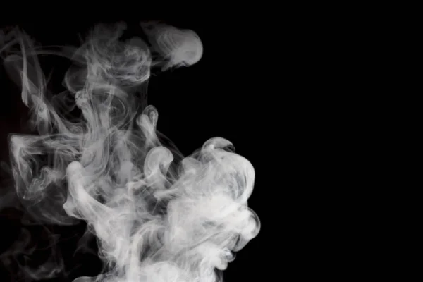 bindirmeleri için siyah arka plan ile duman