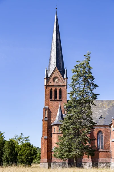 Disparo de una antigua iglesia en Alemania — Foto de Stock