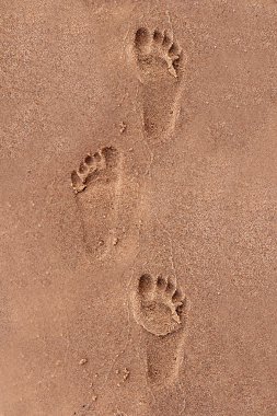 Kumdaki çocuğun Beach