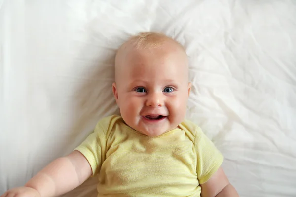 Happy 5 Month old Baby on White Blanket — Stock Photo, Image