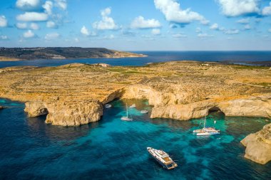 Mavi Göl 'deki Comino Adası' nın havadan görünüşü. Malta