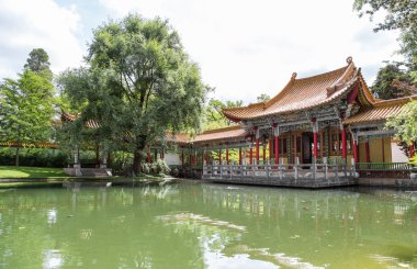 geleneksel Japon bahçesi