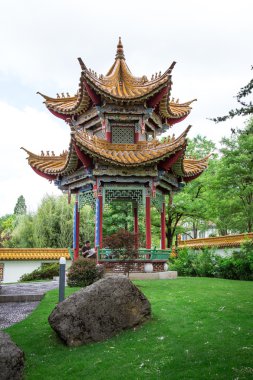 geleneksel Japon bahçesi