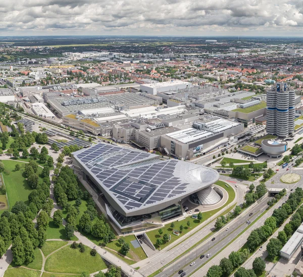 BMW museum and the BMW factory, Munich. — Stock Photo, Image