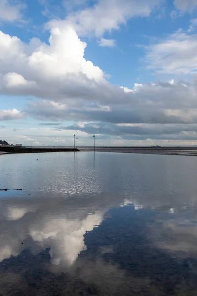 Reflections Westcliff Beach Southend Sea Essex England — Foto Stock