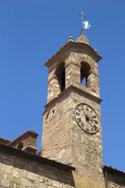 Turm der Bibbona-Kirche, Toskana, Italien — Stockfoto