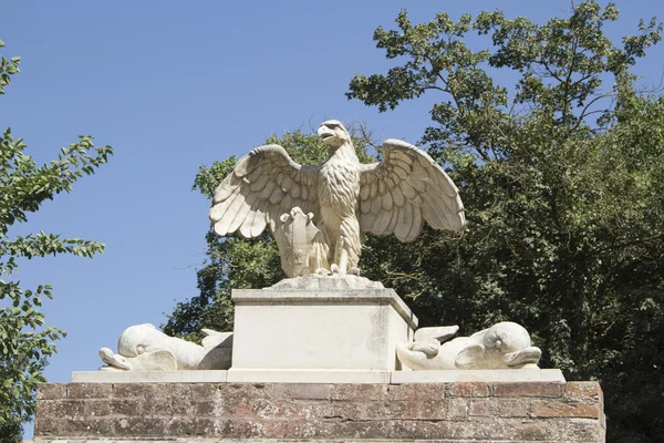 Estátua da Águia, Bolgheri, Toscana, Itália — Fotografia de Stock