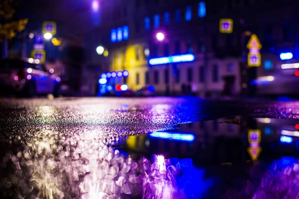 Autunno Notte Piovosa Città Strada Vuota Auto Parcheggiate — Foto Stock