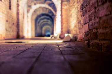 Kaledeki yeraltı geçidi.. 