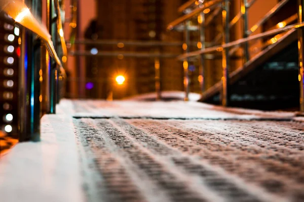 Winternacht Der Großstadt Der Lkw Und Andere Autos — Stockfoto