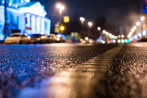 Noche Lluviosa Gran Ciudad Los Coches Pasando Por Carretera — Foto de Stock