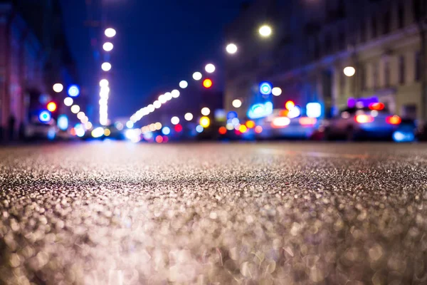 Noche Lluviosa Gran Ciudad Calle Con Los Escaparates Luminosos — Foto de Stock