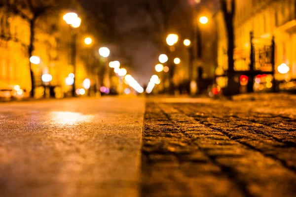 Gasse Der Nächtlichen Stadt Die Menschen Gehen Auf Die Straße — Stockfoto