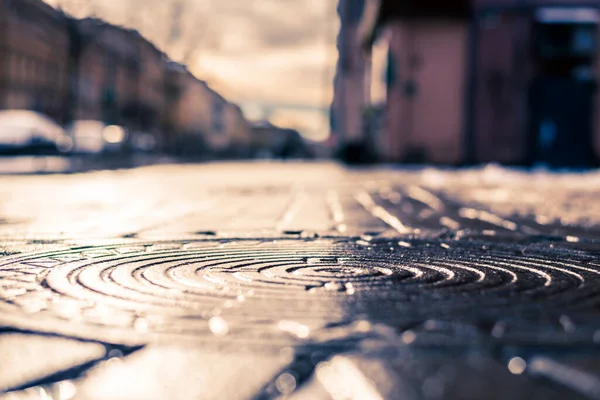 晩秋の通り 歩道の照明日 — ストック写真