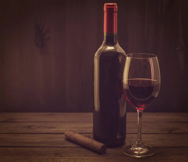 Bottle Red Wine Glass Red Wine Cuban Cigar Old Wooden — Stock Photo, Image