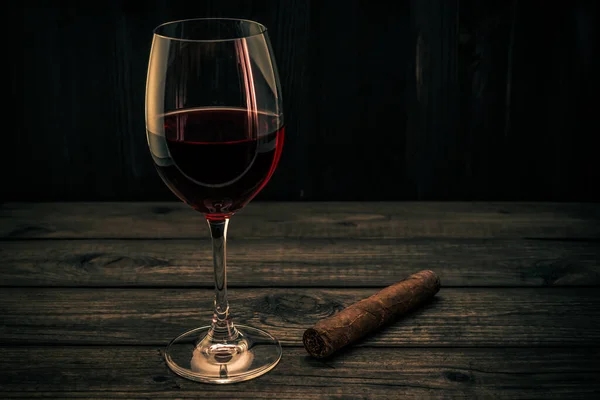 Glass Red Wine Cuban Cigar Old Wooden Table — Stock Photo, Image