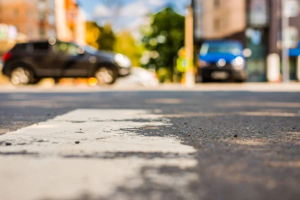 Verano Ciudad Los Coches Que Conducen Avenida —  Fotos de Stock