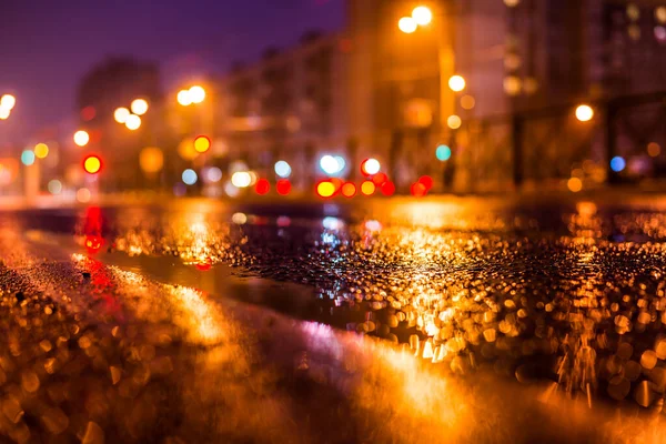 Дождевая Ночь Большом Городе Пустая Дорога Лужами — стоковое фото