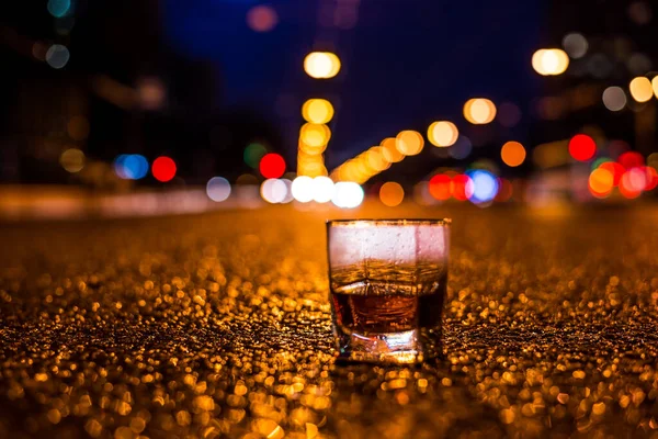 Lumières Ville Nuit Travers Verre Alcool — Photo