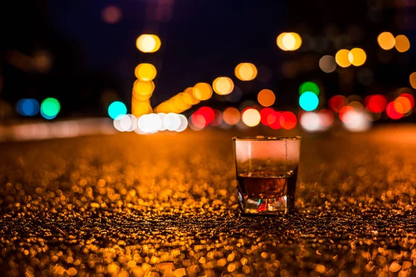 Lumières Ville Nuit Travers Verre Alcool — Photo