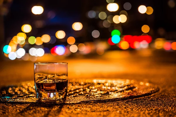 Lumières Ville Nuit Travers Verre Alcool — Photo