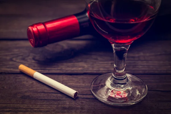 Bottle Red Wine Glass Red Wine Cigarette Old Wooden Table — Stock Photo, Image